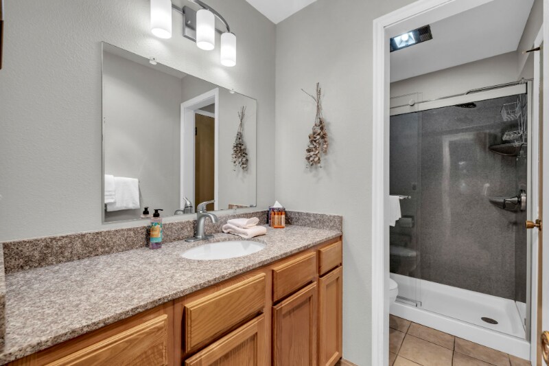 Building Photo - 2025 Canyons Resort Dr
