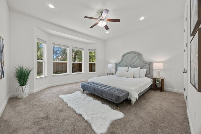 Building Photo - 5305 Mandevilla Dr