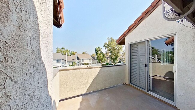 Building Photo - 26131 La Real Ln
