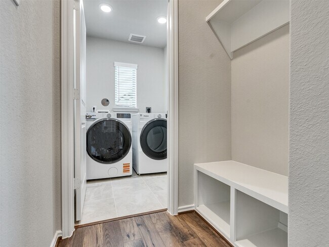 Building Photo - 12614 Nueces River Dr