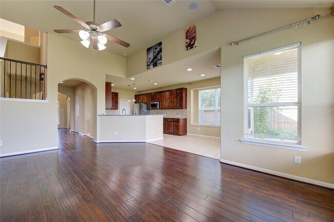 Building Photo - 6907 Stevenson Dr