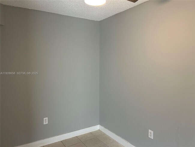 Building Photo - 335 SW 20th St