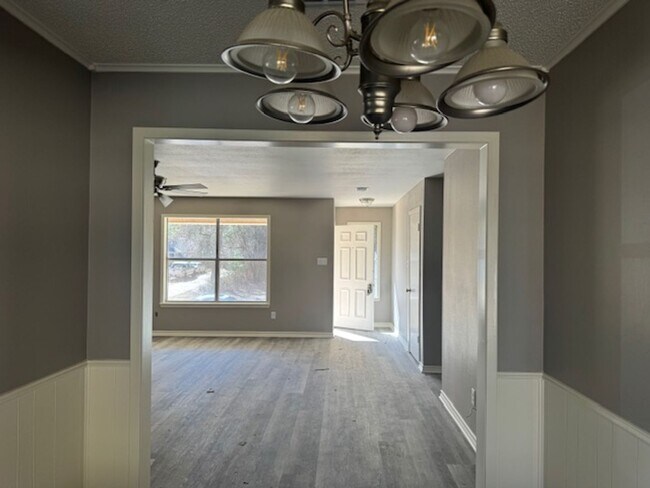 Building Photo - 2007 Seabiscuit