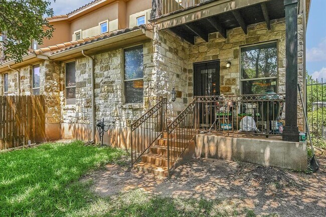 Building Photo - 411 S Meadowlark St