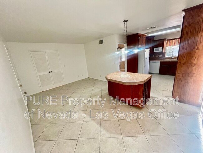 Building Photo - 6649 Wayburn Way