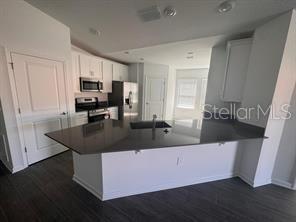 Building Photo - 2599 Runners Cir