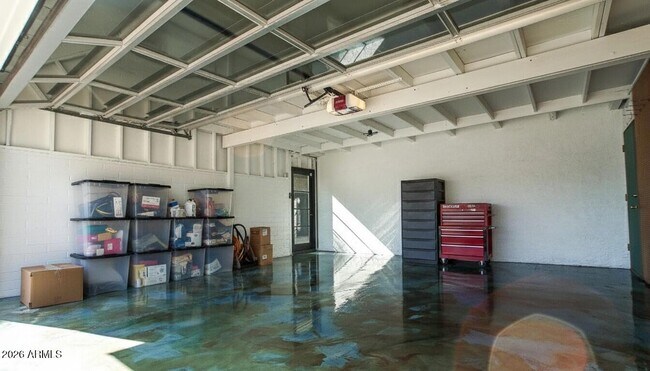 Building Photo - 902 W Verde Ln