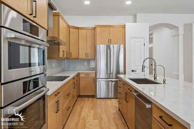 Building Photo - Beautiful 4Bdm 2Ba Home with Private Backyard in Gilbert!