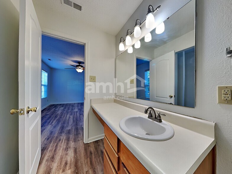 Building Photo - 1456 Prairie Valley Dr