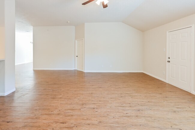 Building Photo - 2506 Fox Water Dr