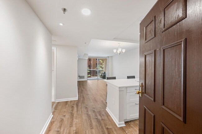 Building Photo - 4808 Moorland Ln