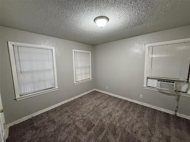 Building Photo - 1018 E Waco Ave