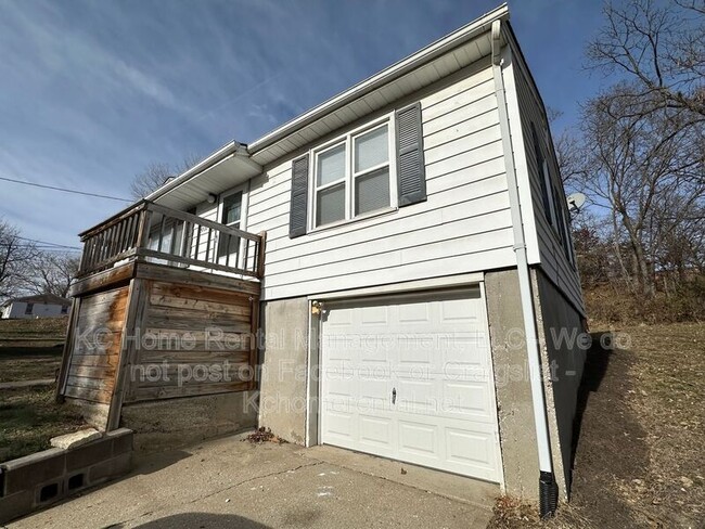 Building Photo - 2010 Bunker Ave