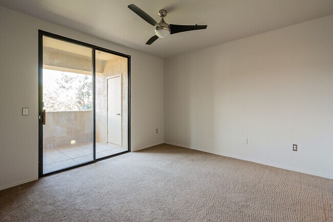 Building Photo - Move In Ready! Two Bedrooms - Tuscany Villas