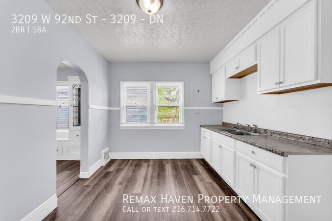 Building Photo - 3209 W 92nd St