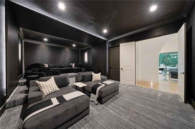 Building Photo - 3570 Knollwood Dr NW
