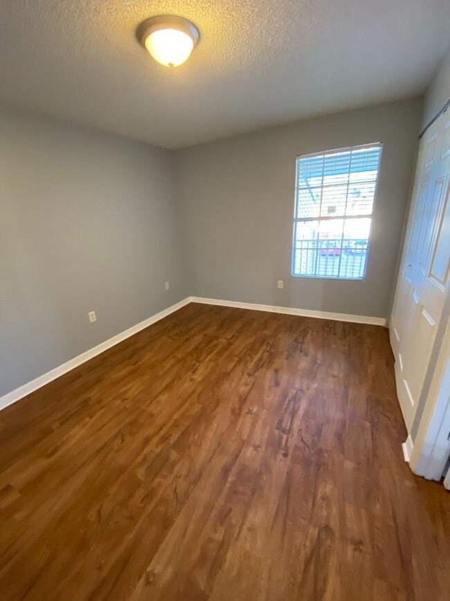 Building Photo - Updated 2/2 in the heart of Brandon