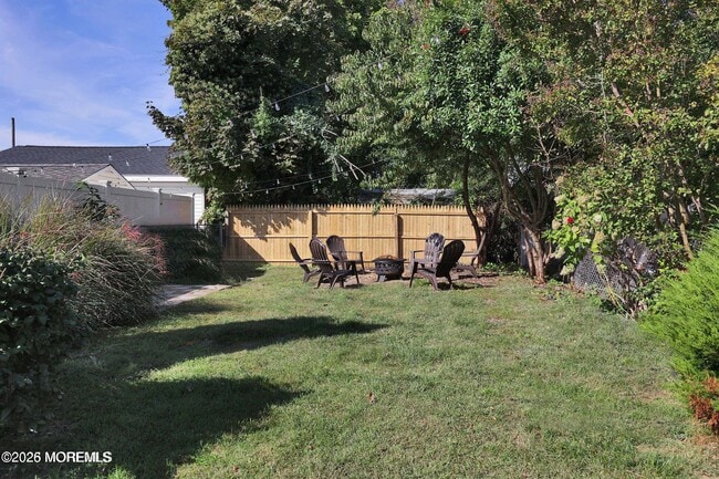 Building Photo - 1236 Maplewood Rd