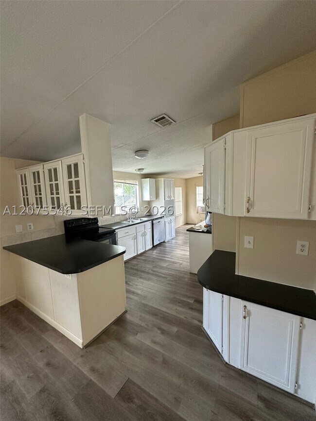 Building Photo - 10128 Marlin Dr