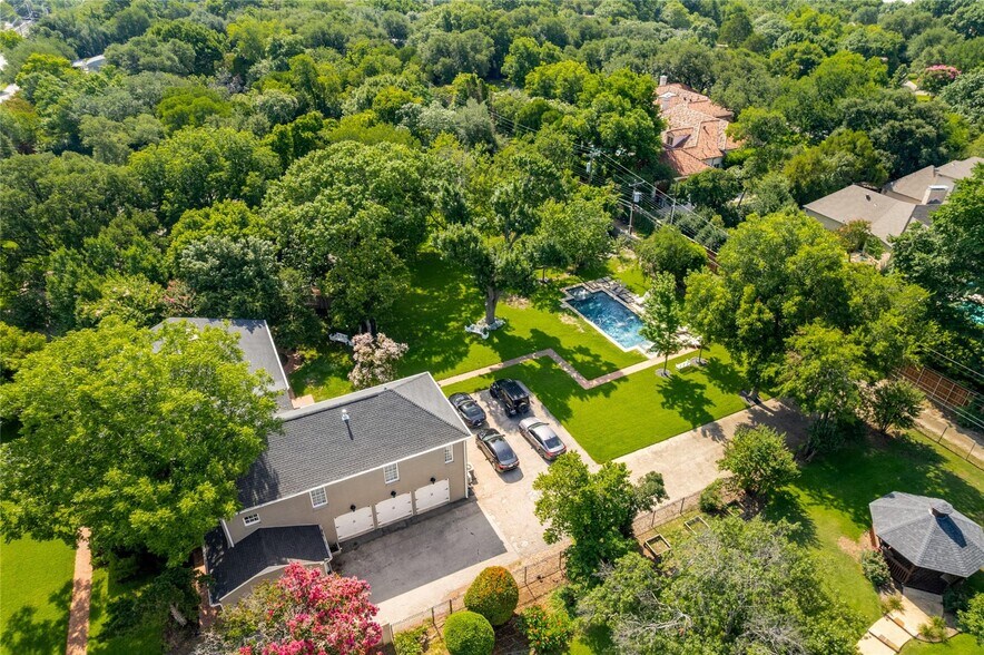 Building Photo - 4522 Walnut Hill Ln