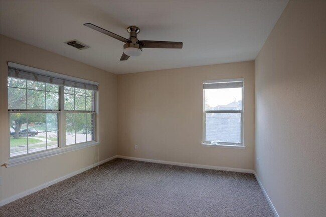 Building Photo - 15907 Kings Cypress Ln