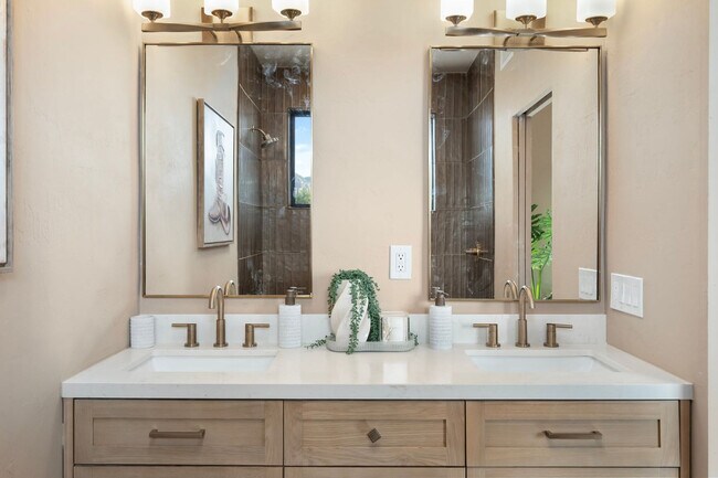 Building Photo - 30 Sycamore Canyon Rd