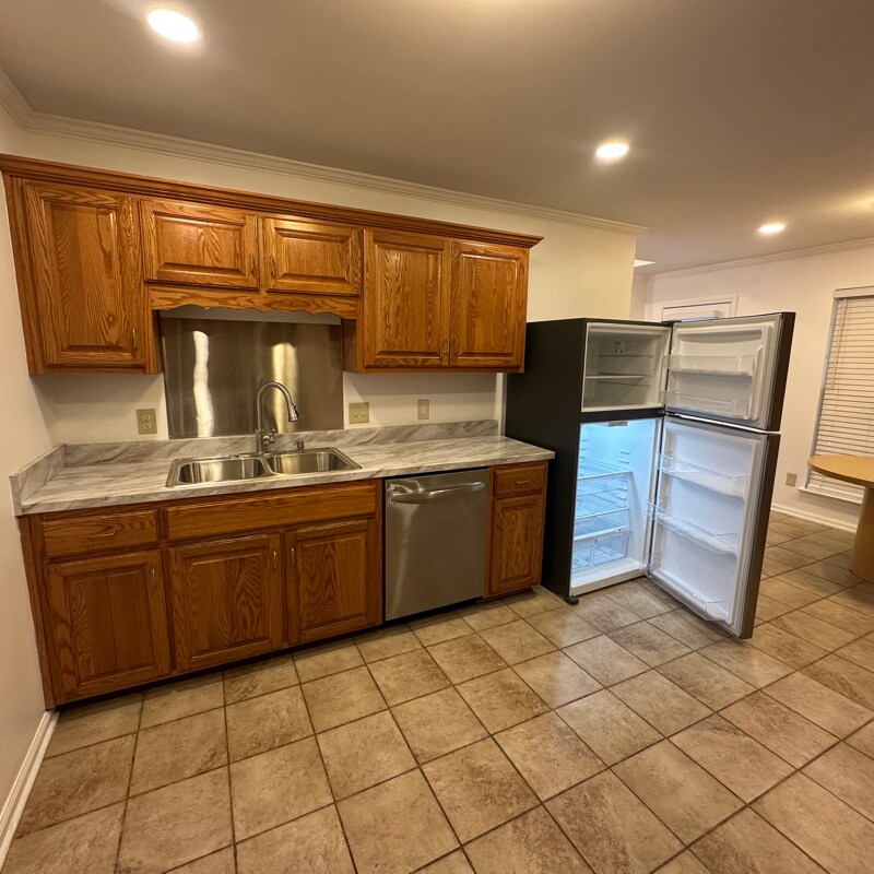 Building Photo - 591 Blair Rd