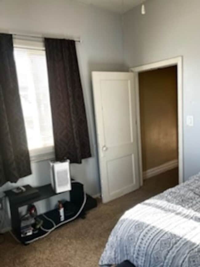 Building Photo - Single Family Home with Garage | Avail. Oc...
