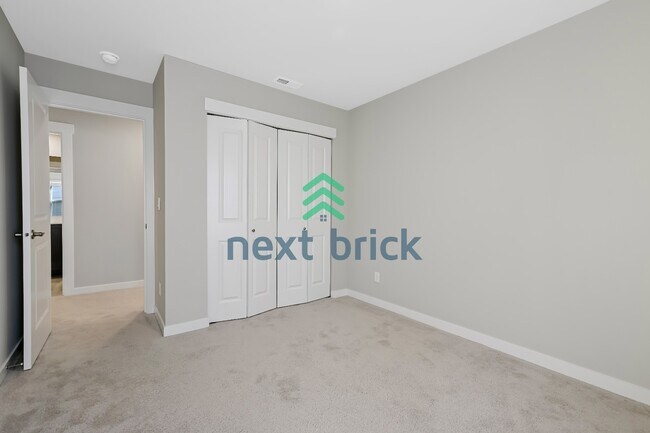 Building Photo - Spacious 5-Bedroom Retreat in Bothell with 2.5 Baths and 2335 Sq Ft of Comfort!