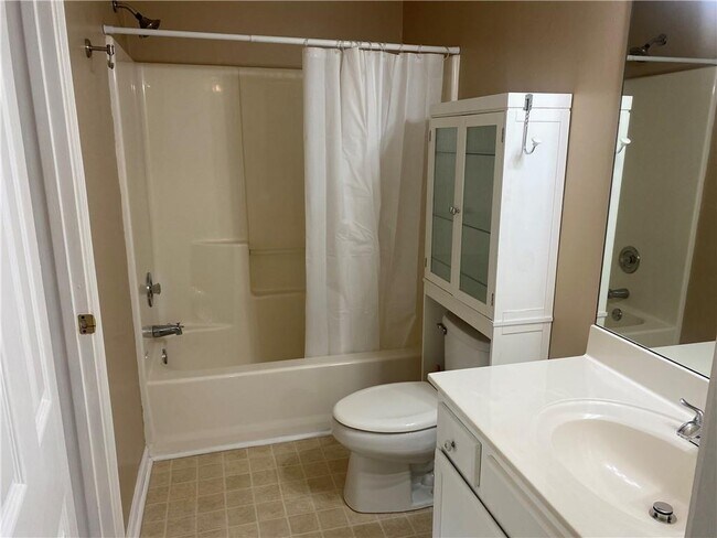 Building Photo - 114 Spring Creek Ct