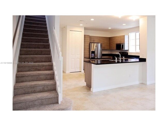 Building Photo - 2664 SW 81st Ave