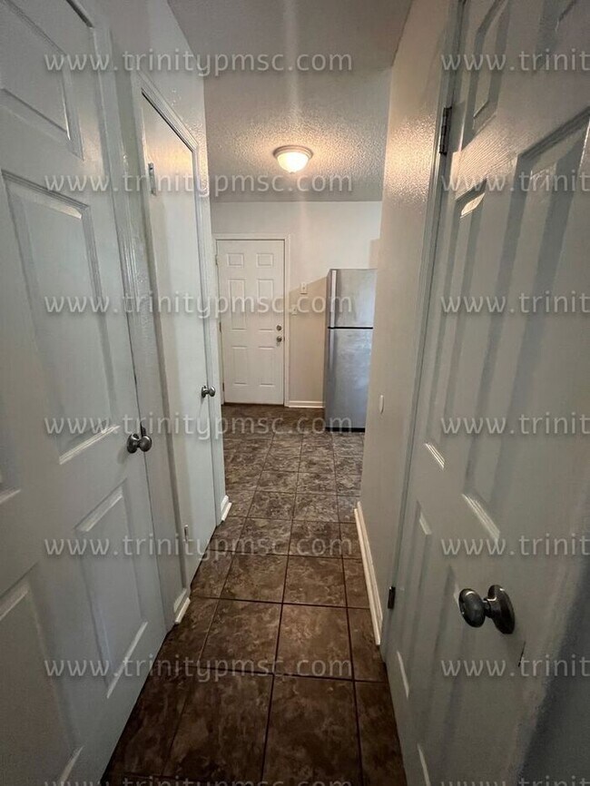 Building Photo - Gorgeous, upgraded and refurbished townhome across from Erskine College!