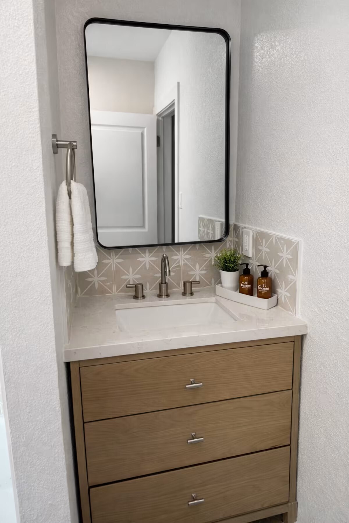 Building Photo - 3711 Nashville Ave