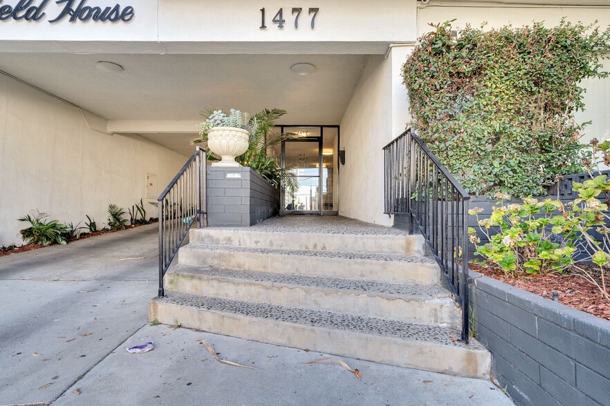 Front entrance - 1477 Canfield Ave. Apartments