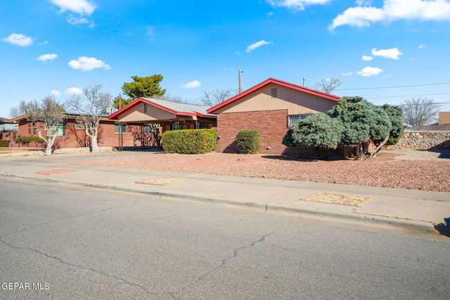 Building Photo - 5313 Bastille Ave