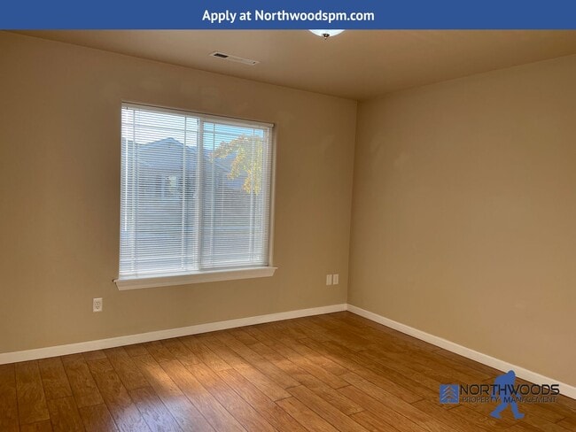 Building Photo - Very Nice 2 Bedroom 2 Bath Home Located in a 55+ Community in Central Point