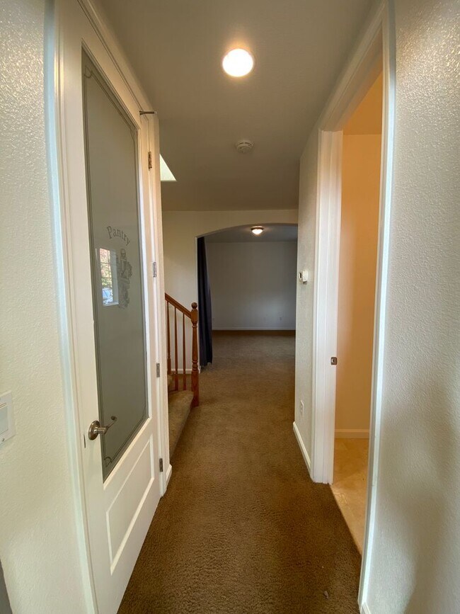 Building Photo - Elegant 2 story home in NW Visalia Coming ...