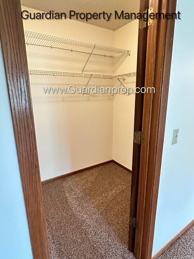 Building Photo - Rosemount Single Family Home, Corner lot, ...