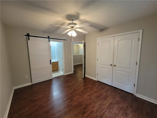 Building Photo - 228 Fox Creek Blvd