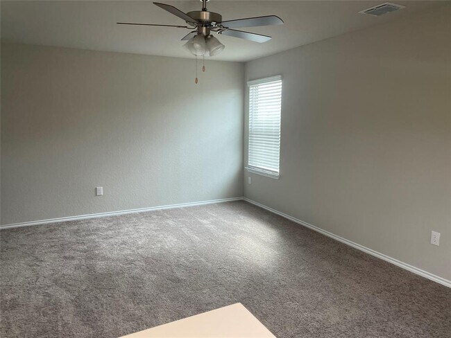 Building Photo - 262 Jaycen Ln