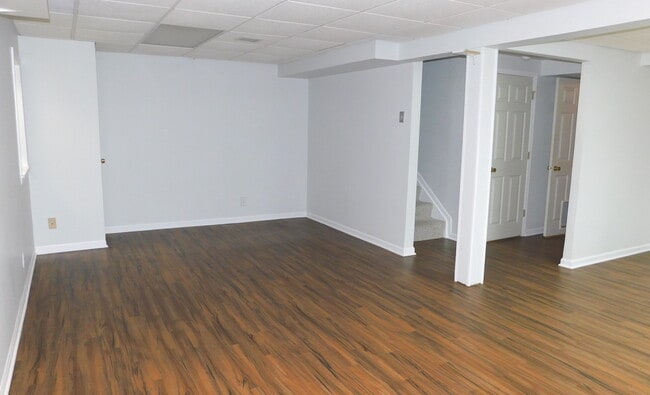 Building Photo - 1645 Hilton Head Dr