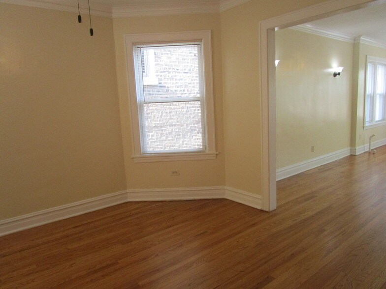 Building Photo - 3346 N Springfield Ave