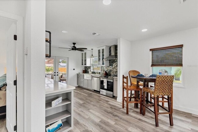 Building Photo - 843 Palmetto St