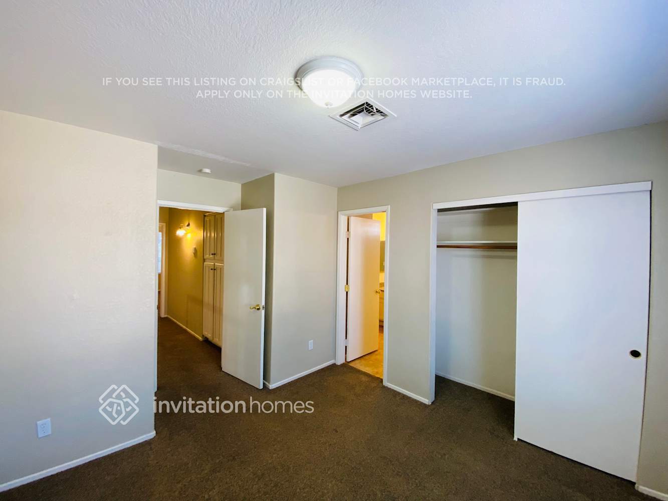 Building Photo - 953 E Manor Dr