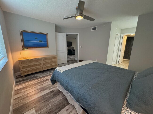 Building Photo - 300 Scotia Dr