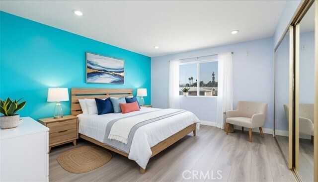 Building Photo - 400 N Acacia Ave