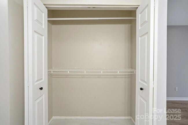 Building Photo - 2500 Cranbrook Ln