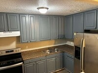 Building Photo - 6330 Fabian Dr