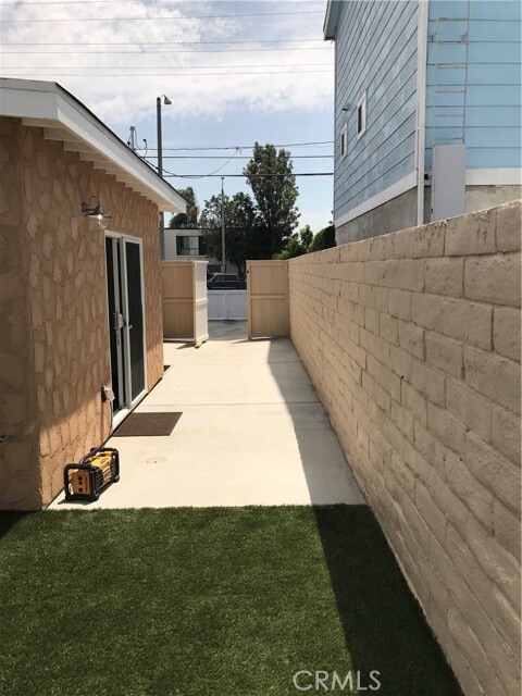 Building Photo - 22633 S Figueroa St