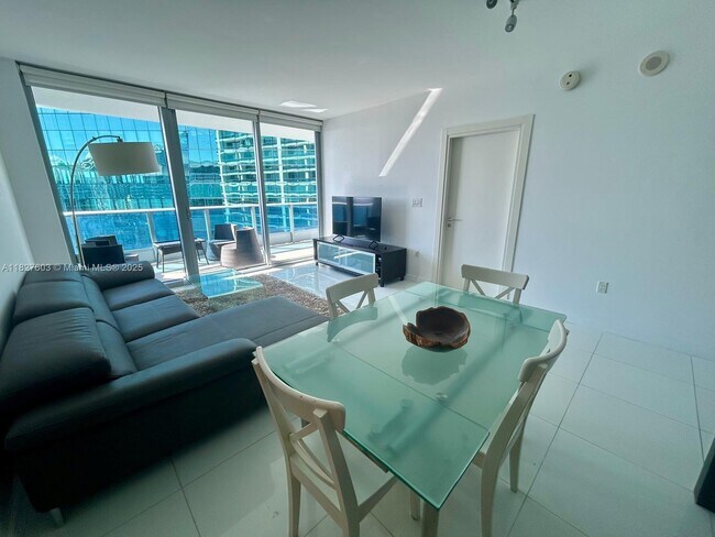 Building Photo - 200 Biscayne Blvd Way